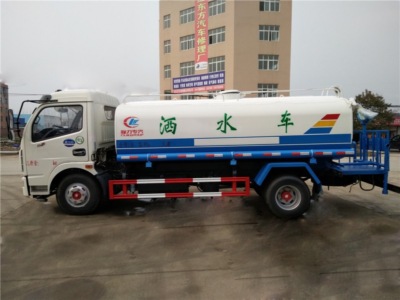 東風(fēng)多利卡（8方）灑水車圖片