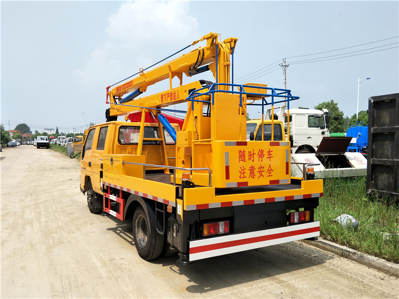 江鈴雙排12米藍(lán)牌高空作業(yè)車(chē)圖片