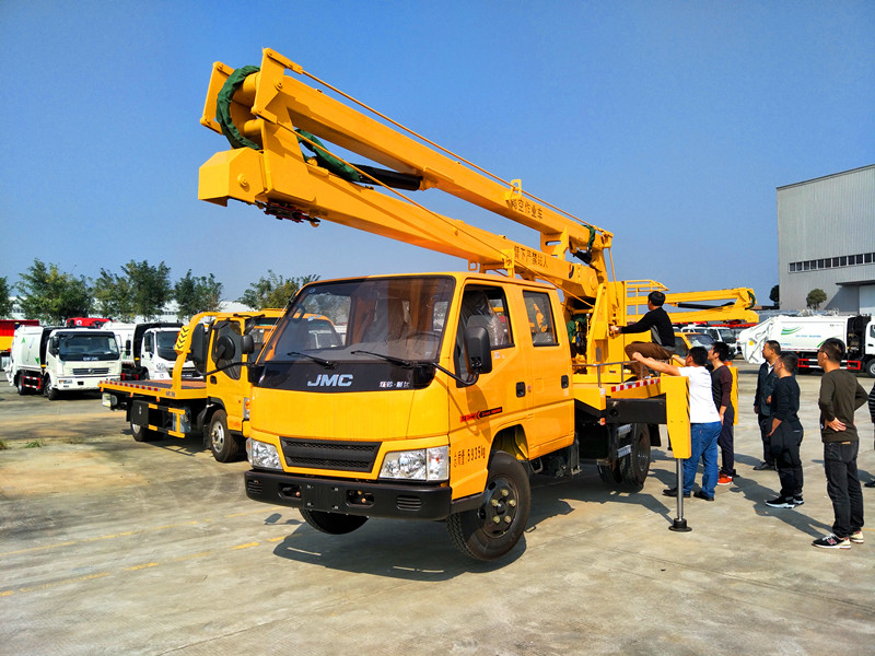 江鈴雙排12米藍(lán)牌高空作業(yè)車(chē)圖片